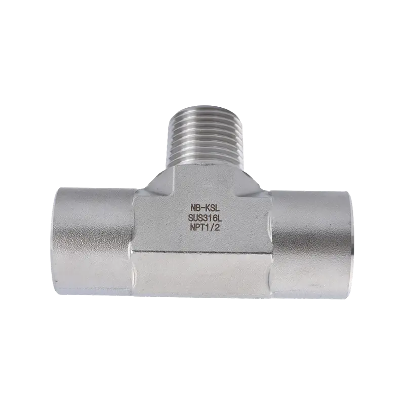 Conector em T com rosca interna e externa